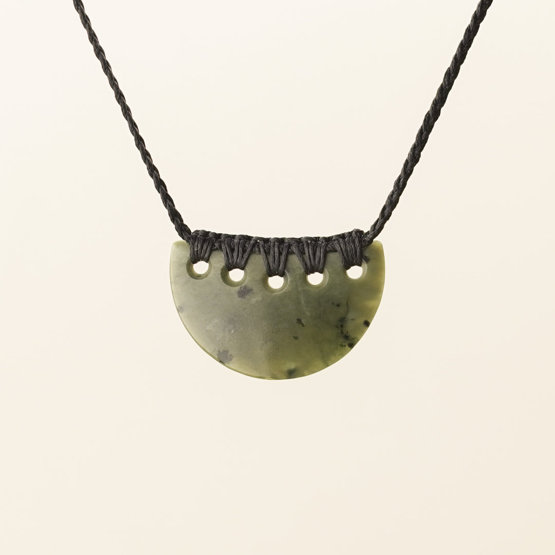 Hapopo Small Kōuma Pounamu Pendant
