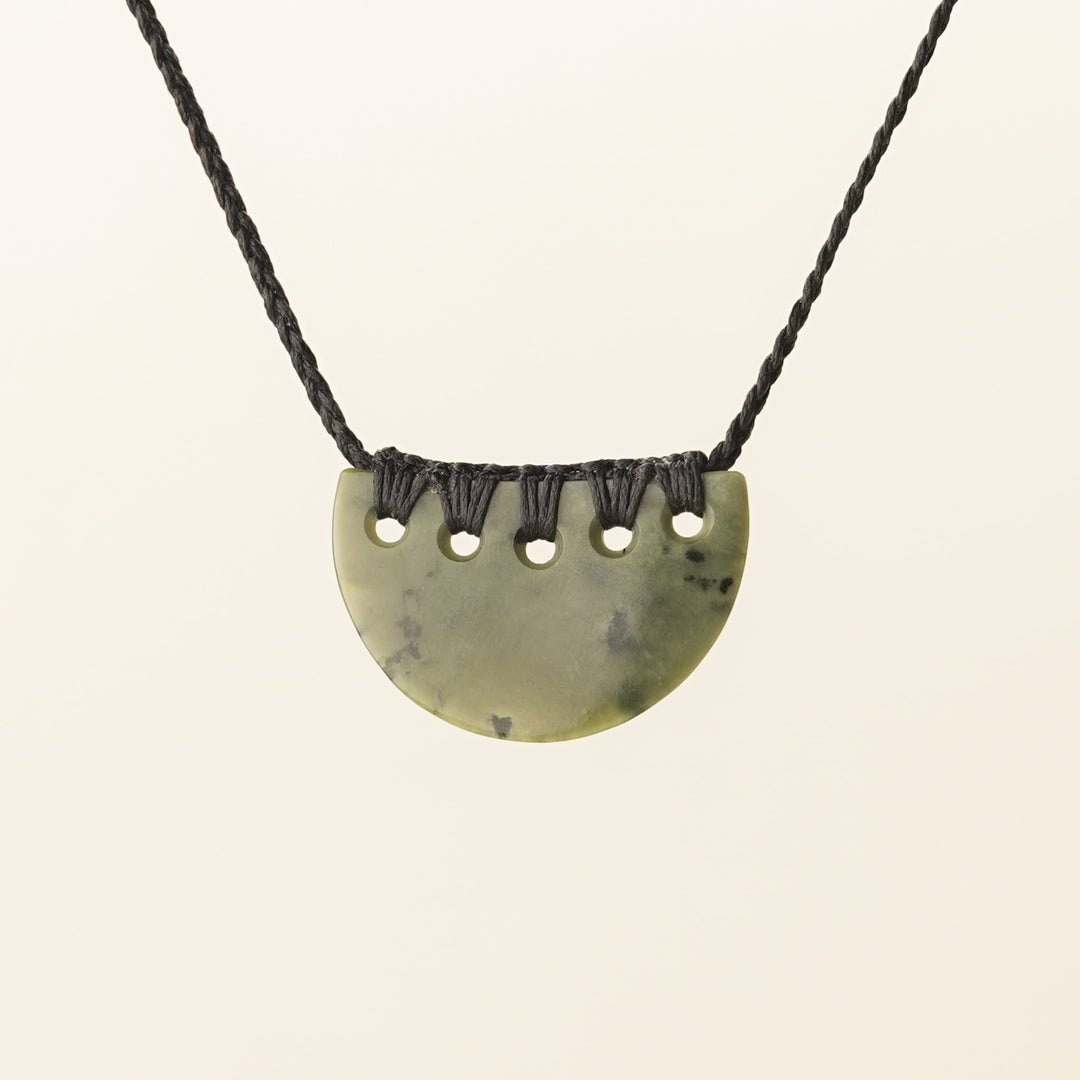 Hapopo Small Kōuma Pounamu Pendant
