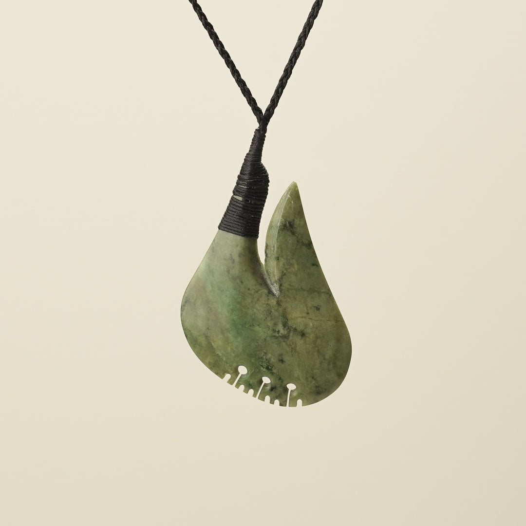 Hei Matau Bound Raukaraka Large Pendant, Black Binding