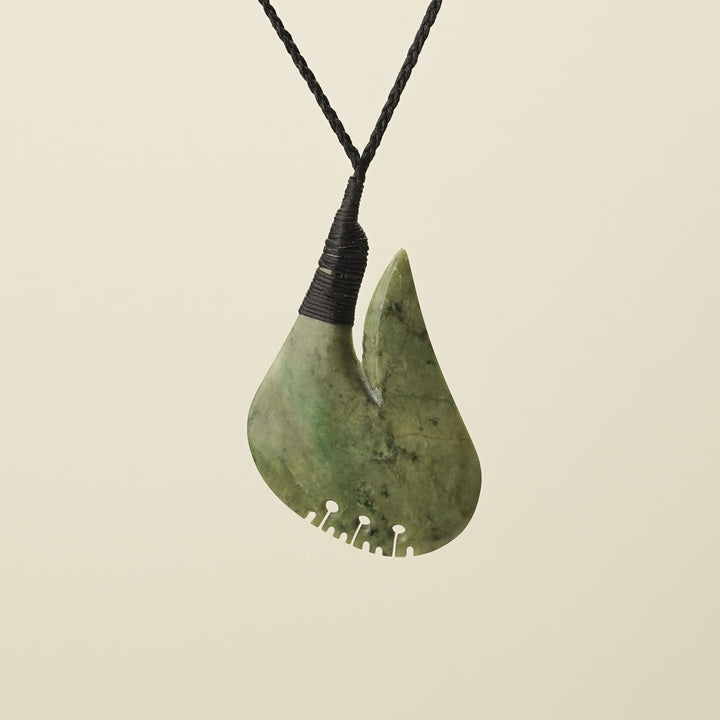 Hei Matau Bound Raukaraka Large Pendant, Black Binding