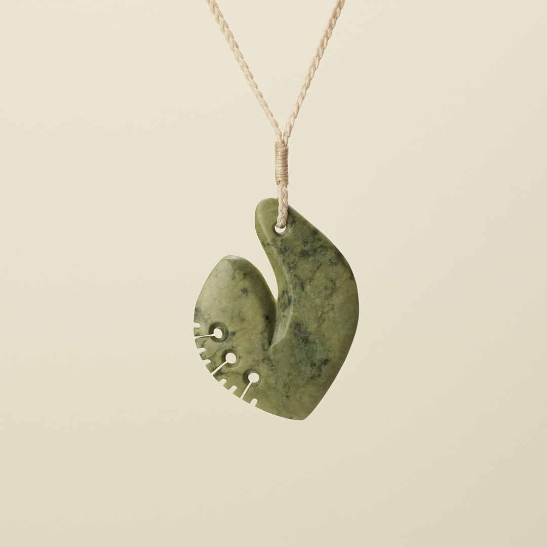 Notched Hei Matau Raukaraka Medium Pendant, Tan Binding