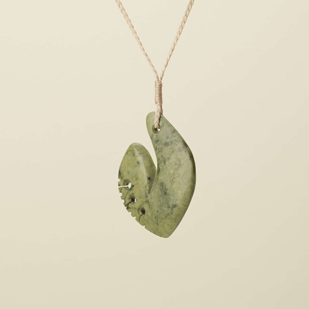 Notched Hei Matau Raukaraka Medium Pendant, Tan Binding