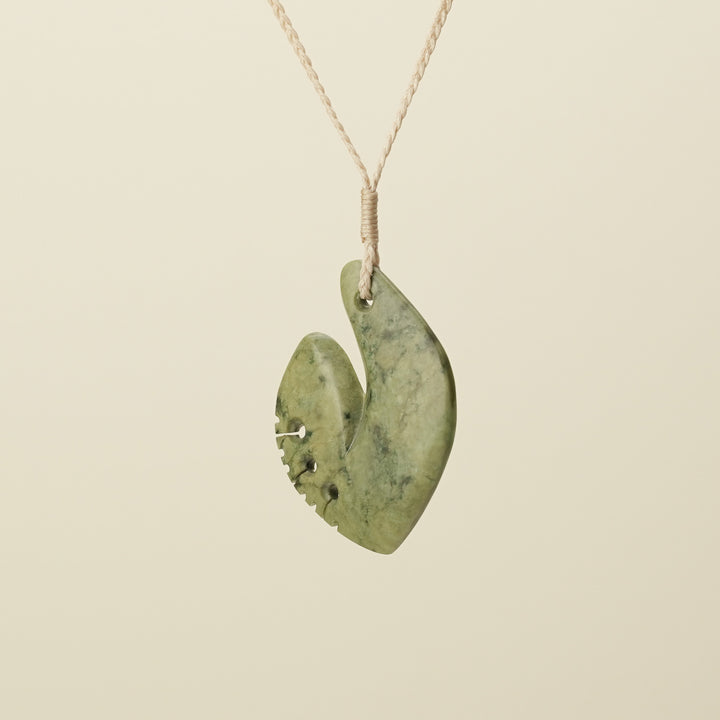 Notched Hei Matau Raukaraka Medium Pendant, Tan Binding