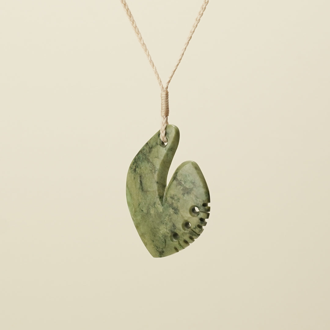 Notched Hei Matau Raukaraka Medium Pendant, Tan Binding