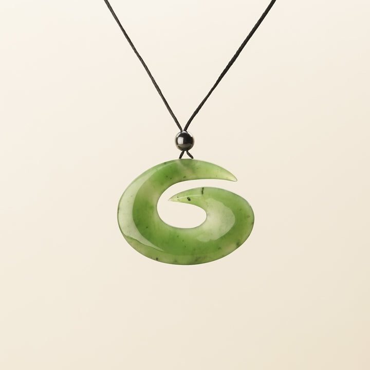 Greenstone Round Hei Matau, Medium