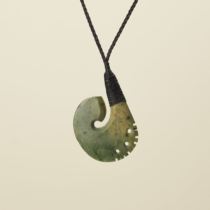 Hei Matau Raukaraka Large Pendant, Black Binding