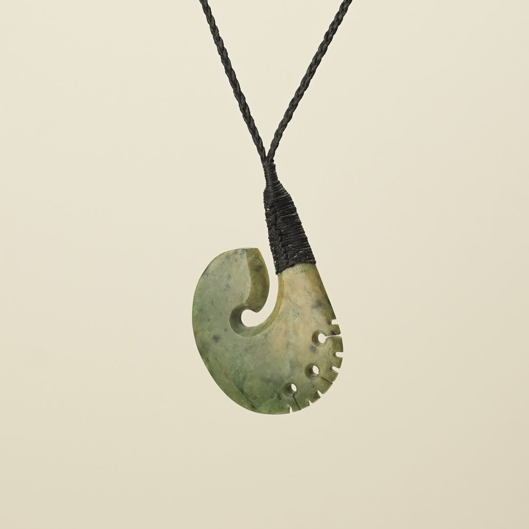 Hei Matau Raukaraka Large Pendant, Black Binding