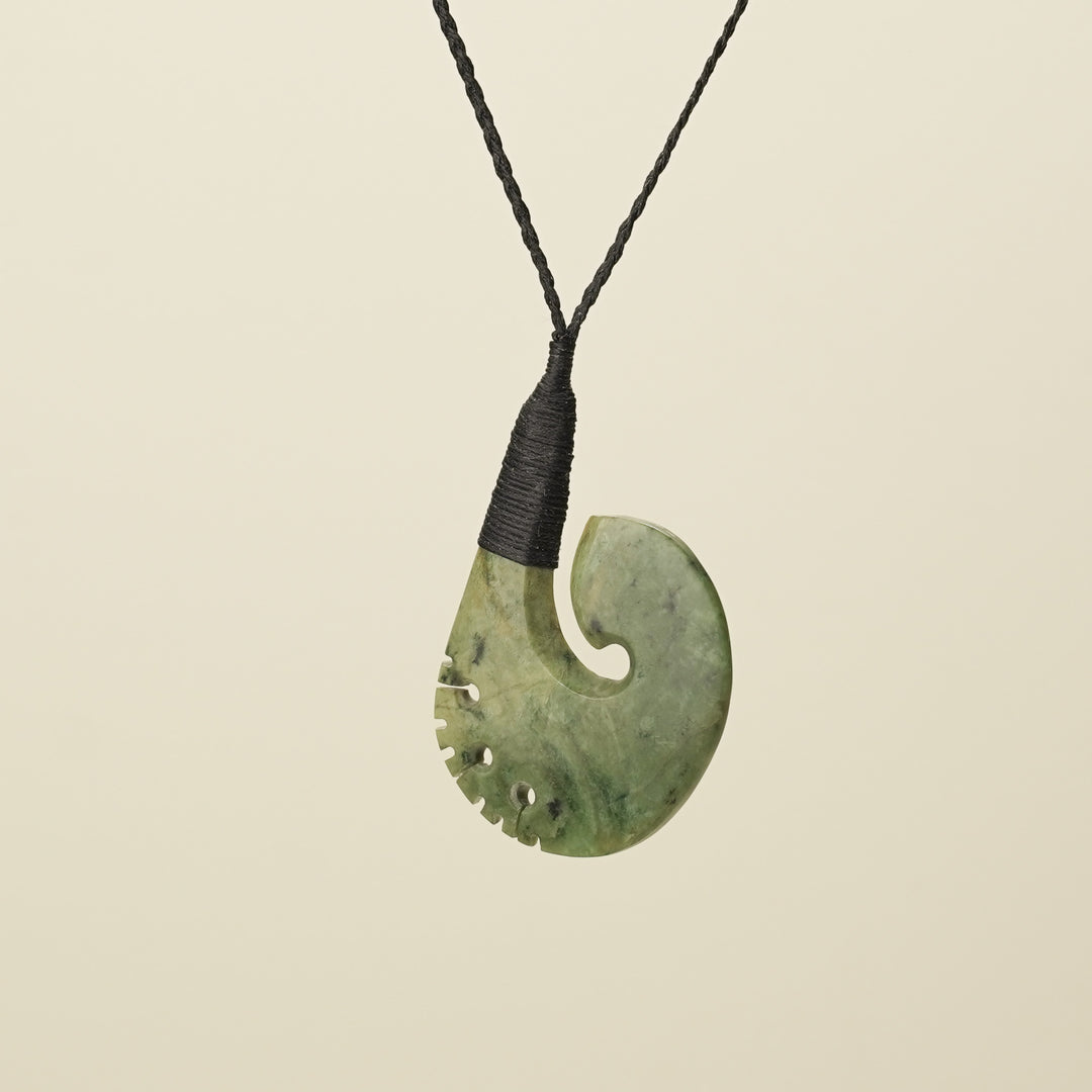 Hei Matau Raukaraka Large Pendant, Black Binding