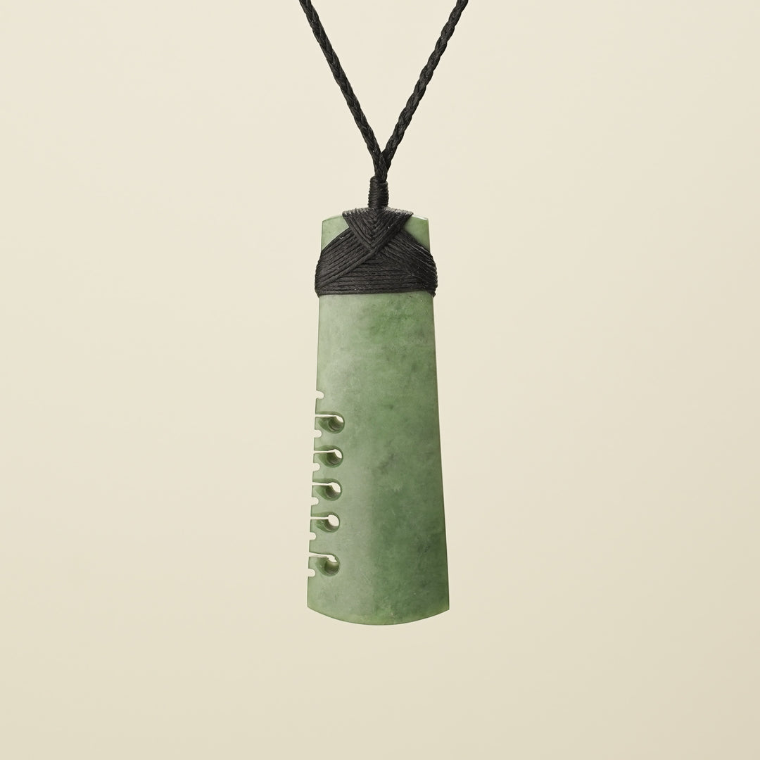 Notched Toki – Inanga Large Pendant, Black Binding