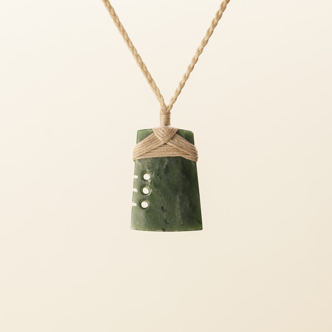 Kawakawa XS Notched Toki Pounamu Pendant