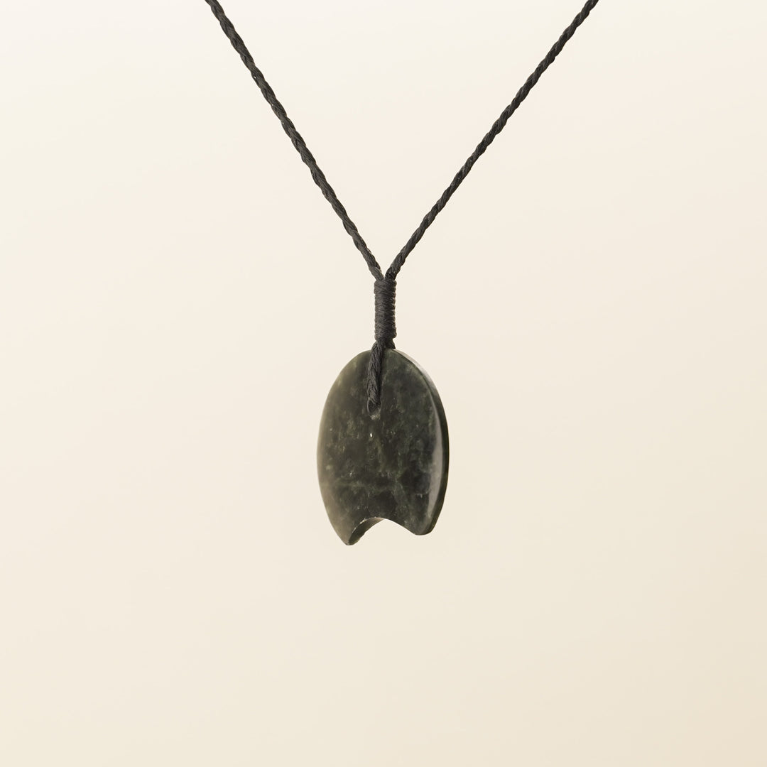 Kawakawa Small/Medium Porowhita Pounamu Pendant