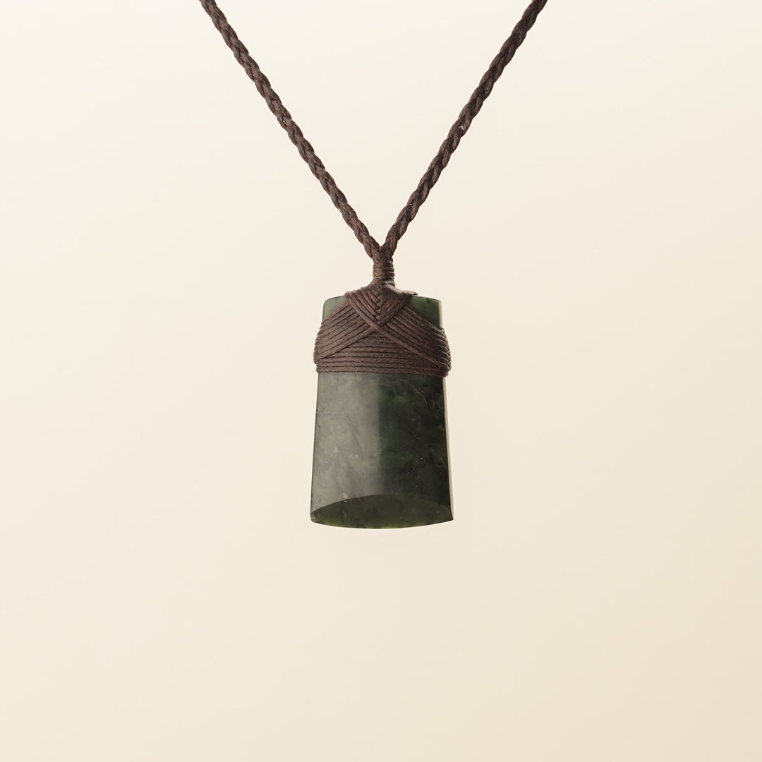 Kawakawa Small Toki Pounamu Pendant