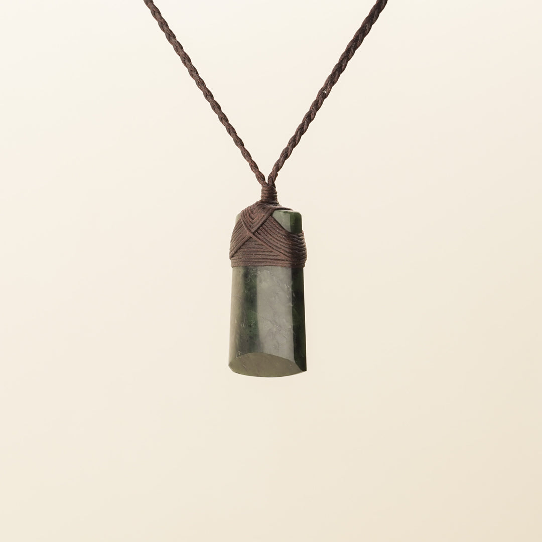 Kawakawa Small Toki Pounamu Pendant