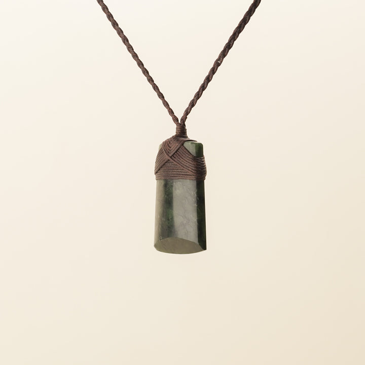 Kawakawa Small Toki Pounamu Pendant