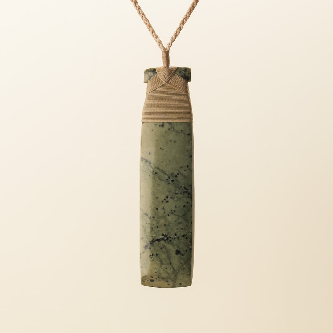 Kōkopu XXL Toki Pounamu Pendant