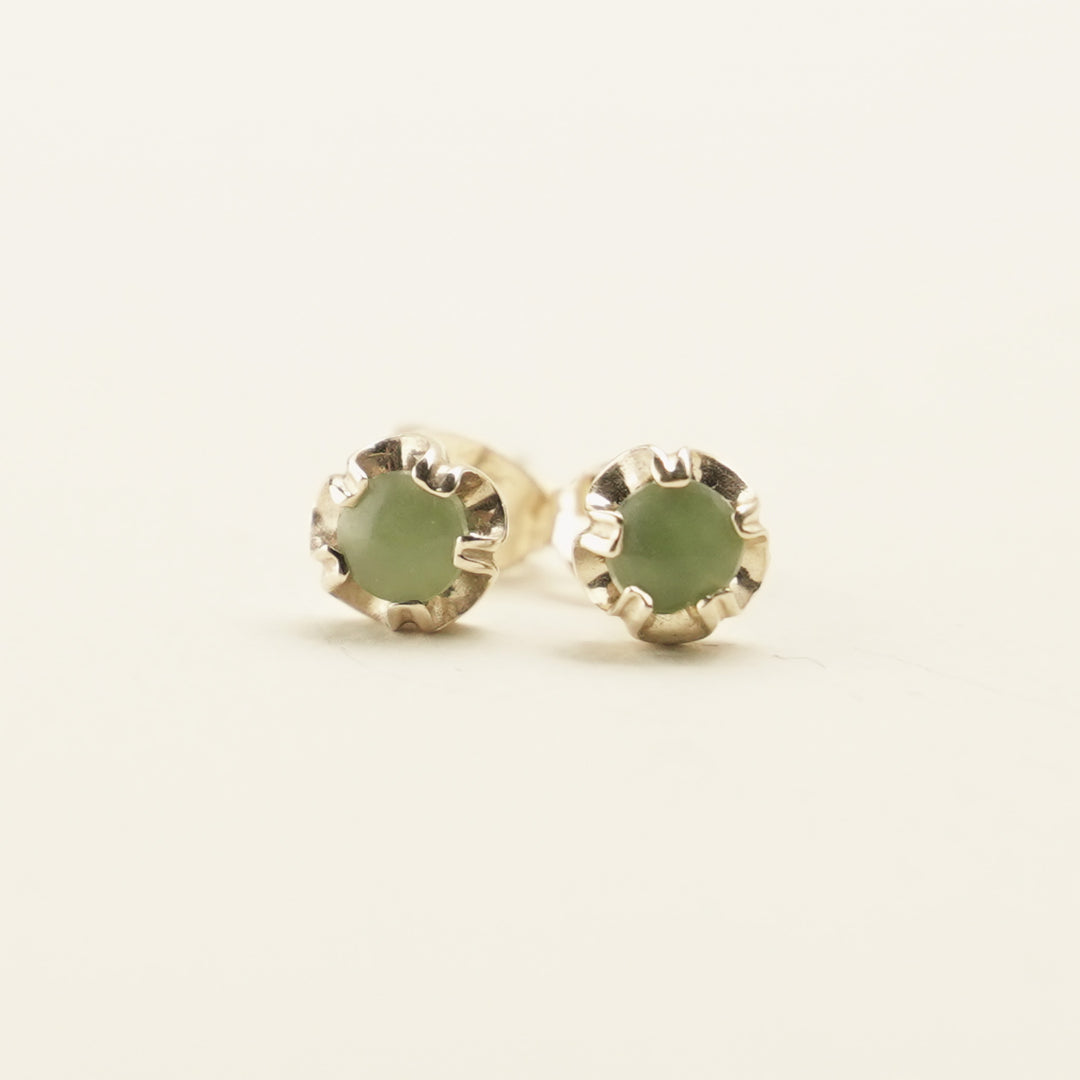 Kahurangi Pounamu Fluted Stud Earrings in 9k Gold