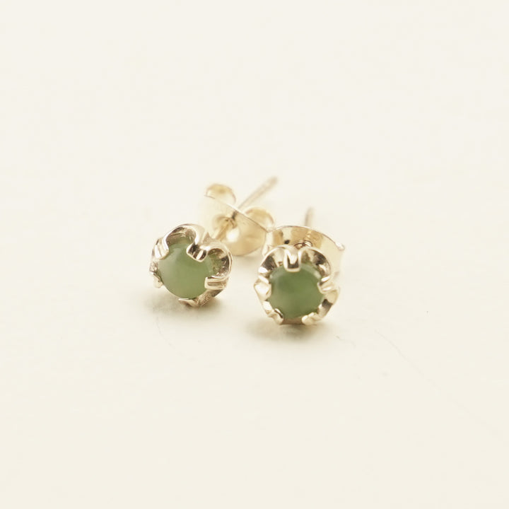 Kahurangi Pounamu Fluted Stud Earrings in 9k Gold