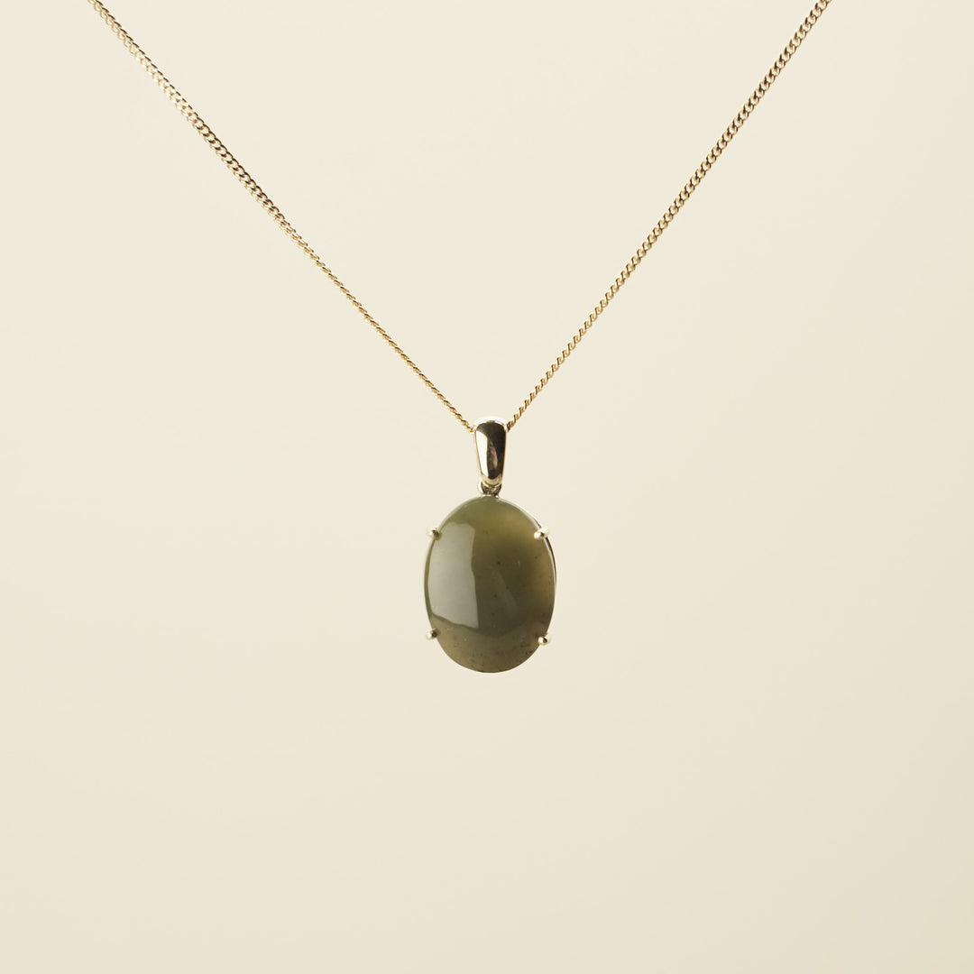 Pounamu Oval Pendant in 9k Gold