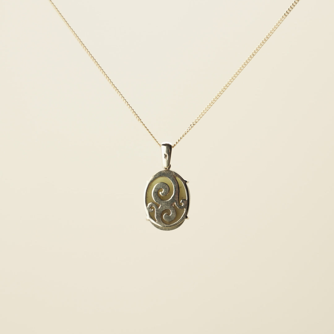 Pounamu Oval Pendant in 9k Gold