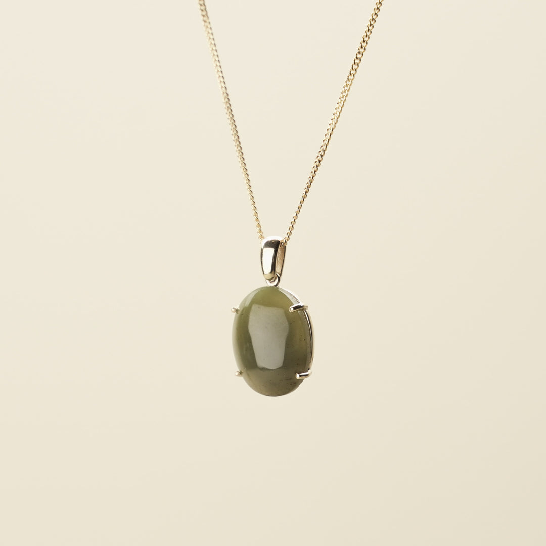 Pounamu Oval Pendant in 9k Gold