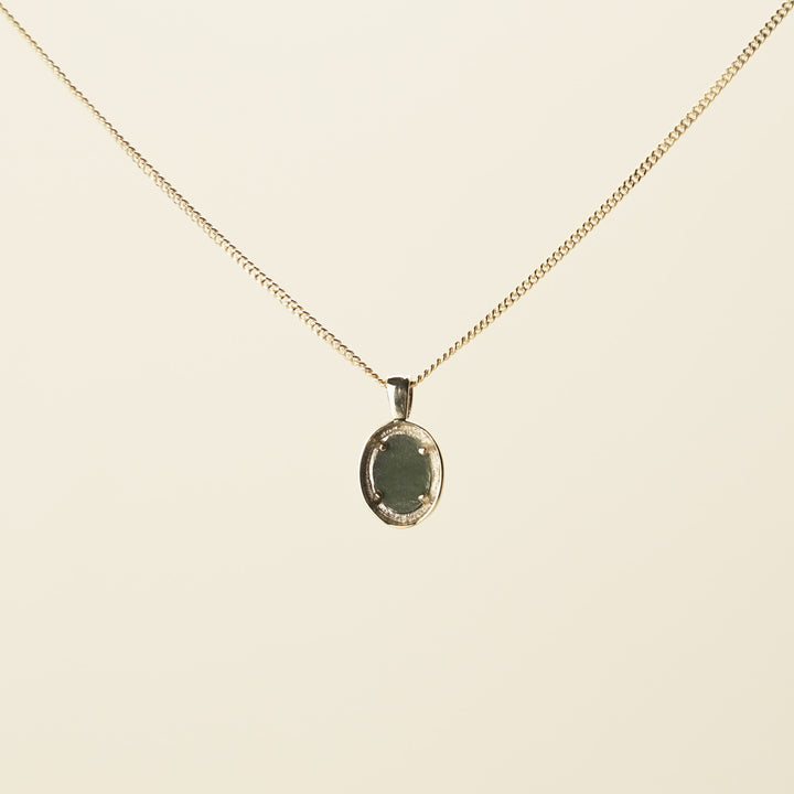 Kawakawa Pounamu Oval Pendant in 9k Gold