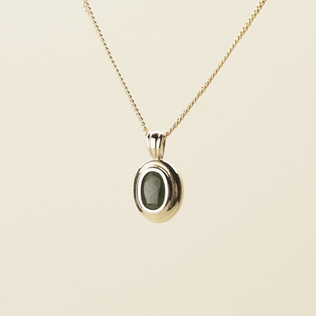 Kawakawa Pounamu Oval Pendant in 9k Gold