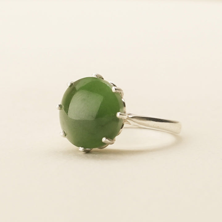 Pounamu Round Eight-Claw Sterling Silver Ring