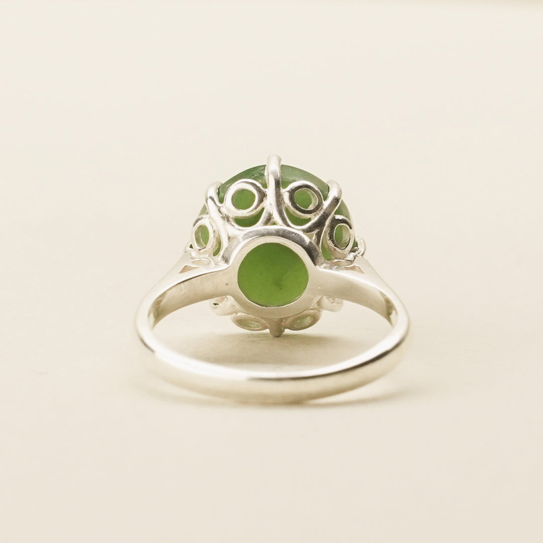 Pounamu Round Eight-Claw Sterling Silver Ring