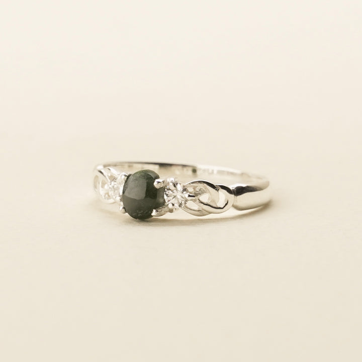 Pounamu Oval Cubic Knot-Band Sterling Silver Ring