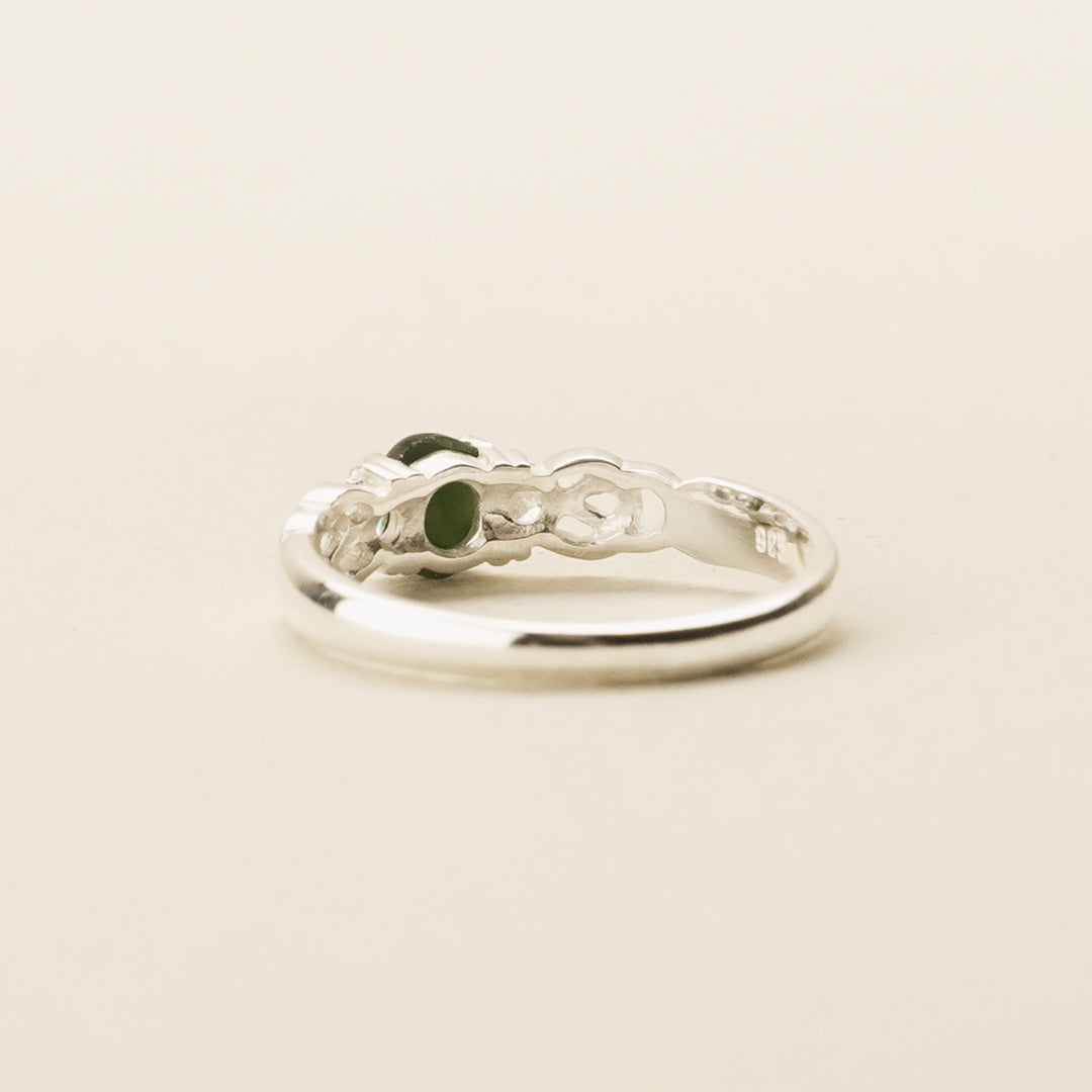 Pounamu Oval Cubic Knot-Band Sterling Silver Ring