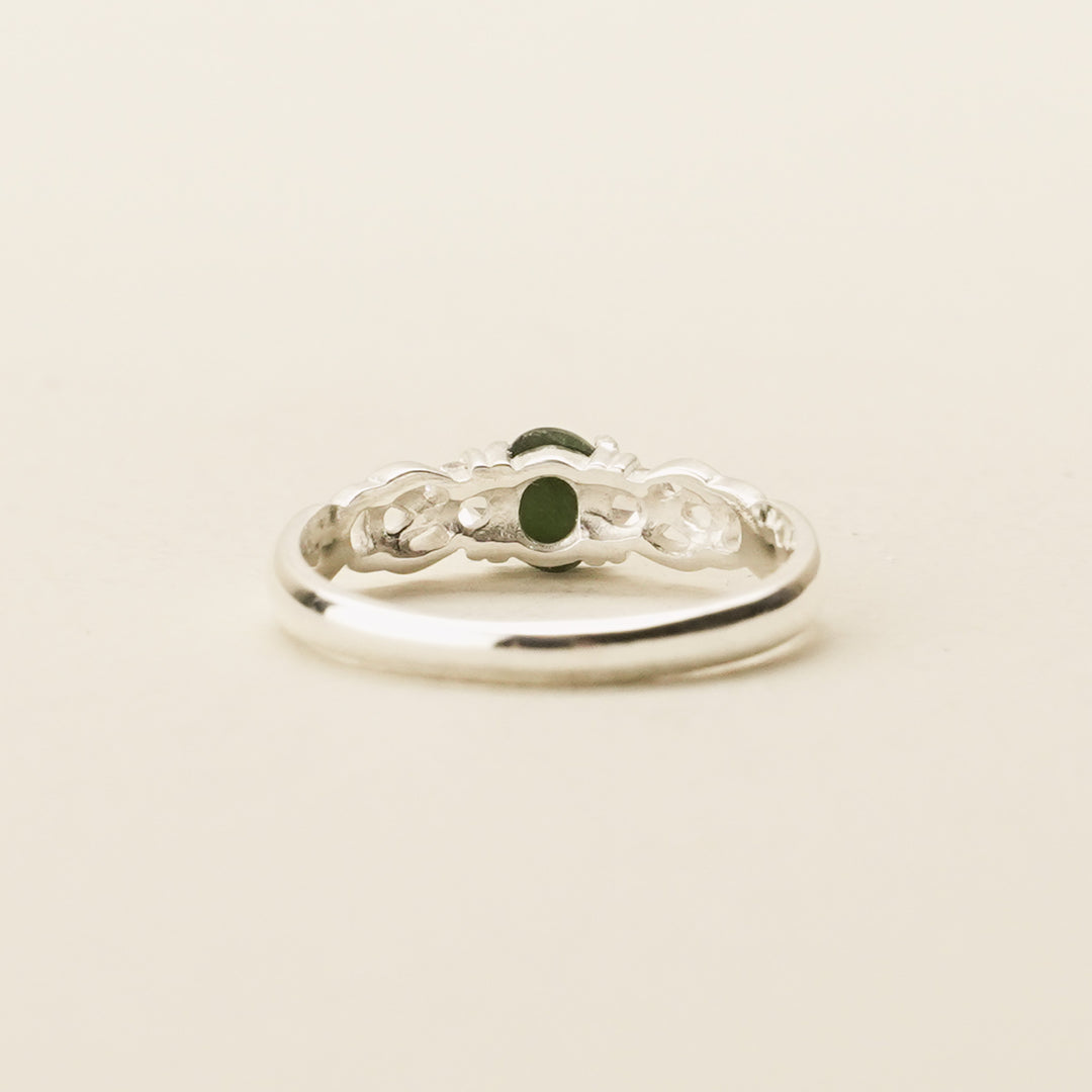 Pounamu Oval Cubic Knot-Band Sterling Silver Ring