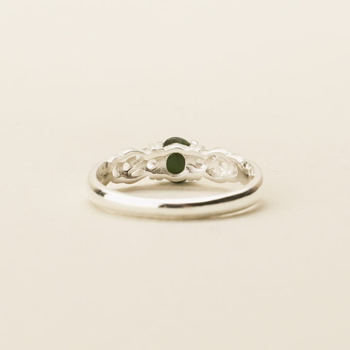 Pounamu Oval Cubic Knot-Band Sterling Silver Ring