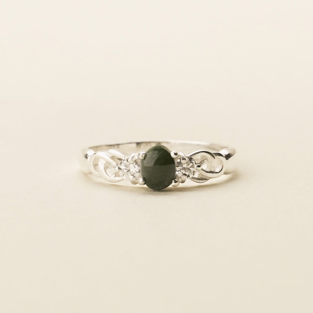 Pounamu Oval Cubic Knot-Band Sterling Silver Ring