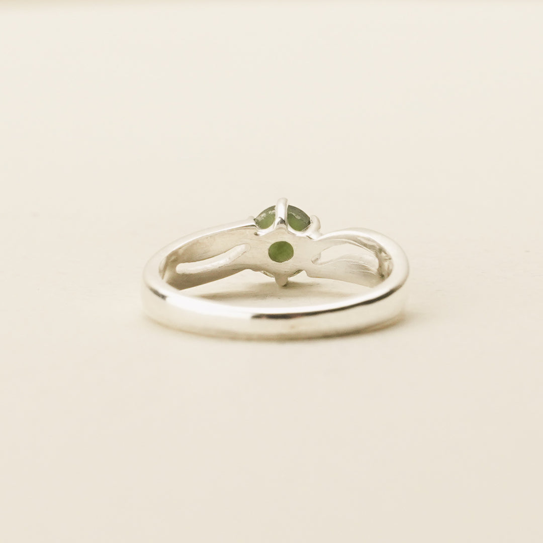 Pounamu Solitaire Split-Band Sterling Silver Ring