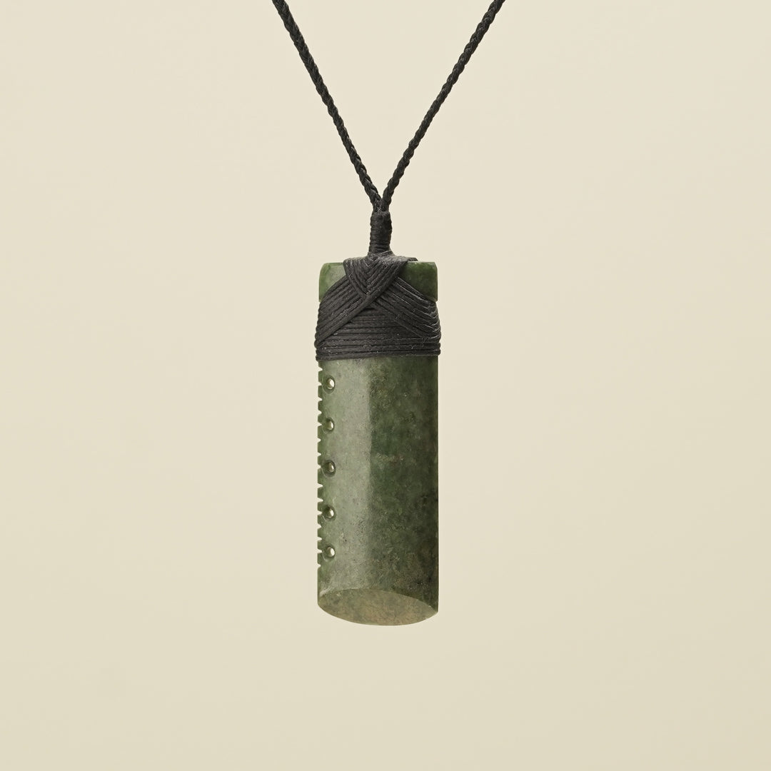 Toki Notched Raukaraka Medium Pounamu Pendant