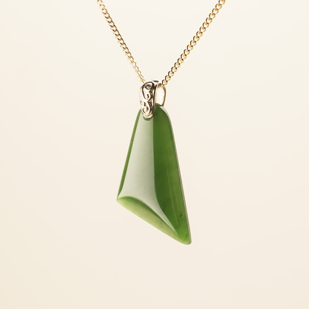 Kahurangi Pounamu Drop Pendant in 9k Gold