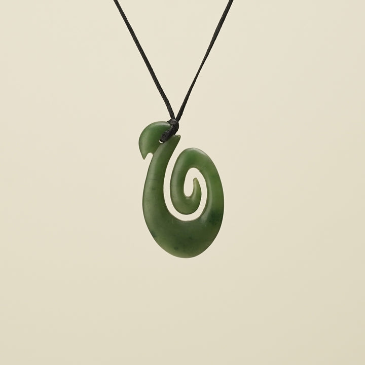 Hei Matau Kawakawa Pendant Matte Medium