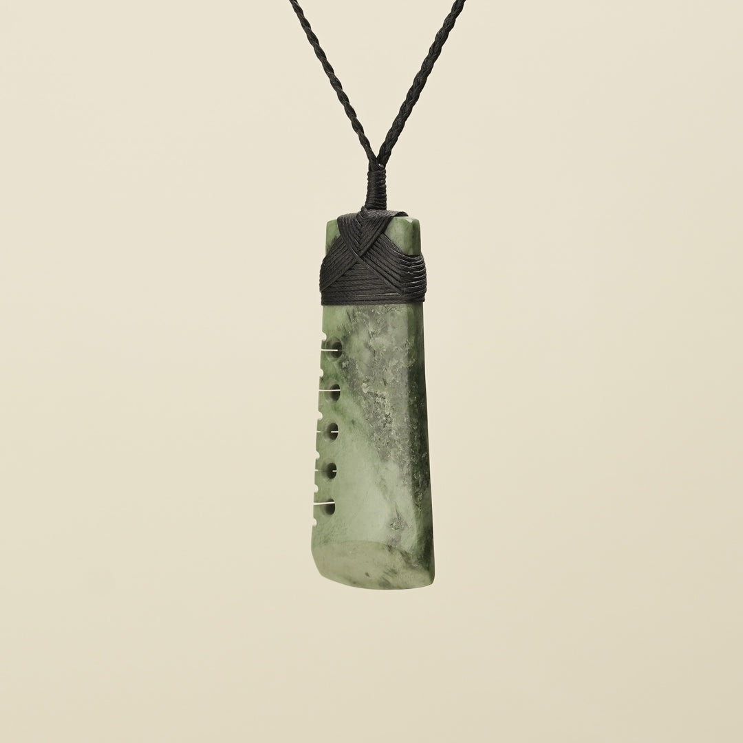 Notched Toki – Inanga Large Pendant, Black Binding