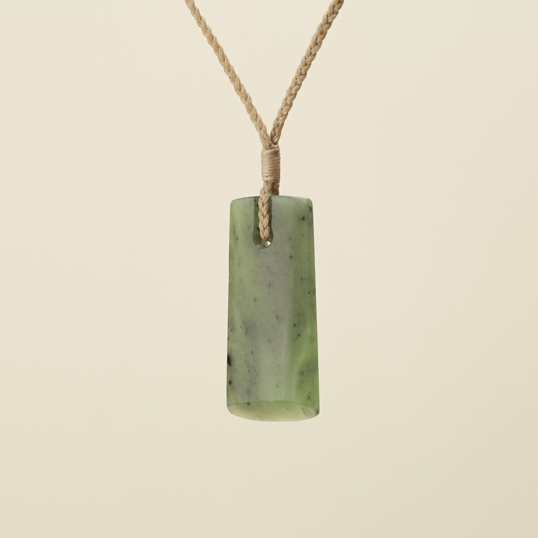 Toki Kahurangi Pounamu Small, Tan Binding