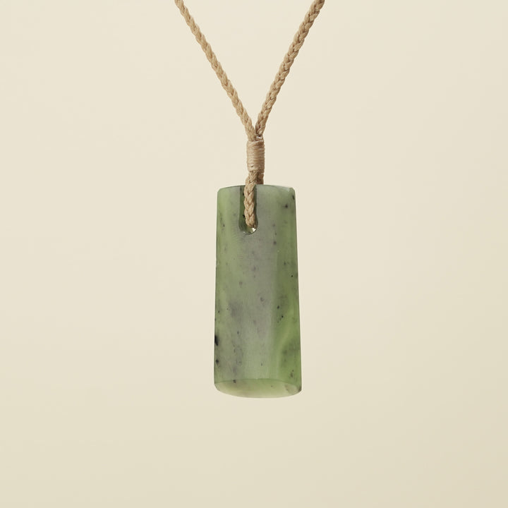 Toki Kahurangi Pounamu Small, Tan Binding