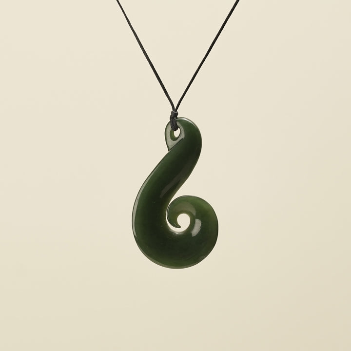 Hei Matau Pendant Kawakawa