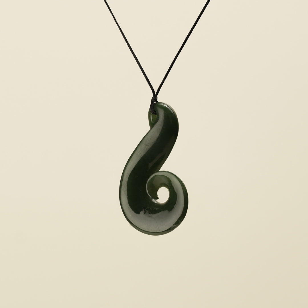 Hei Matau Pendant Kawakawa