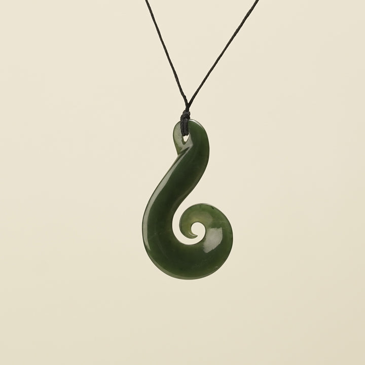 Hei Matau Pendant Kawakawa