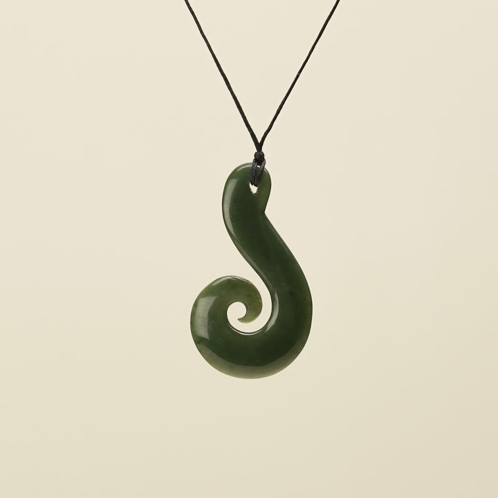 Hei Matau Pendant Kawakawa
