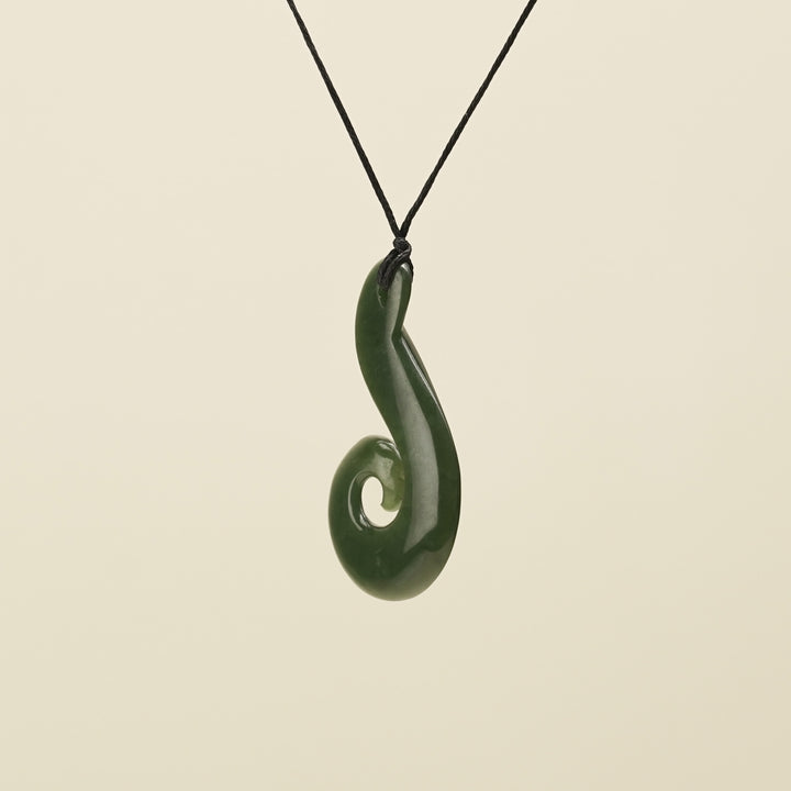 Hei Matau Pendant Kawakawa
