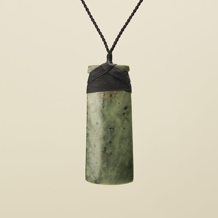 Toki Inanga Kōkopu Pounamu XXL Pendant, Black Binding