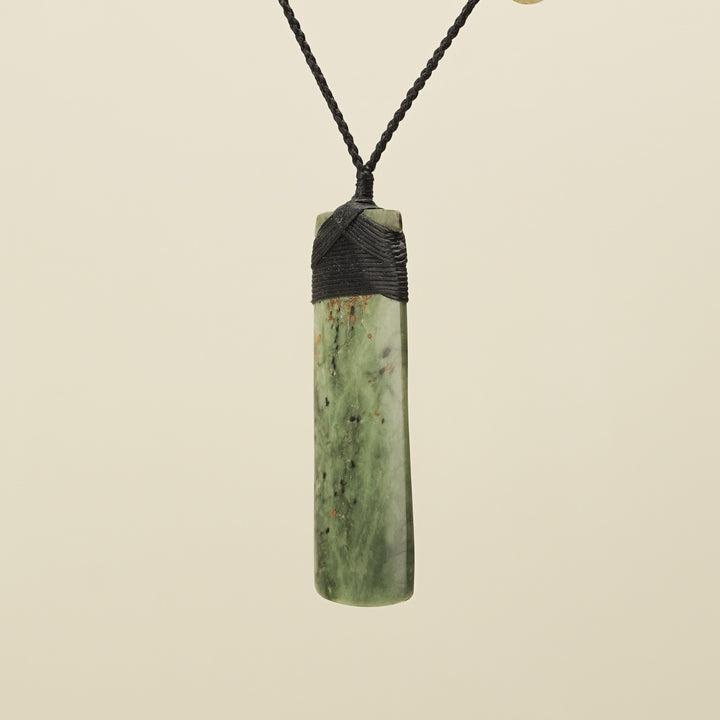 Toki Inanga Kōkopu Pounamu XXL Pendant, Black Binding