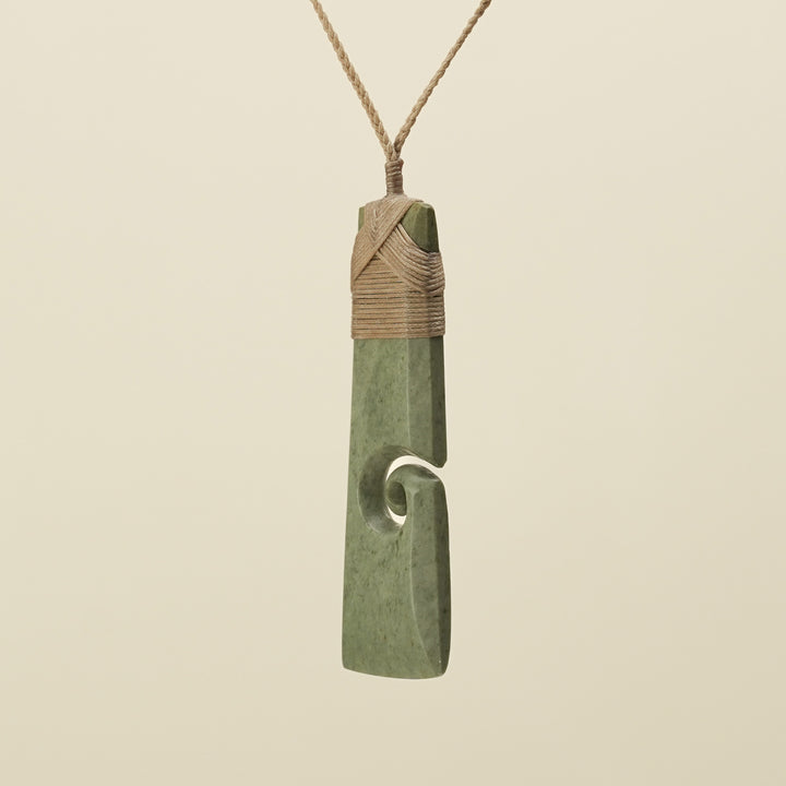 Toki Kōkopu Pounamu Matte XL Pendant, Tan Binding