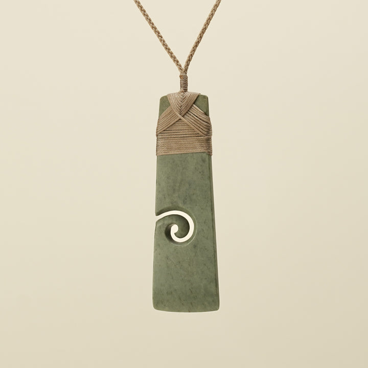 Toki Kōkopu Pounamu Matte XL Pendant, Tan Binding