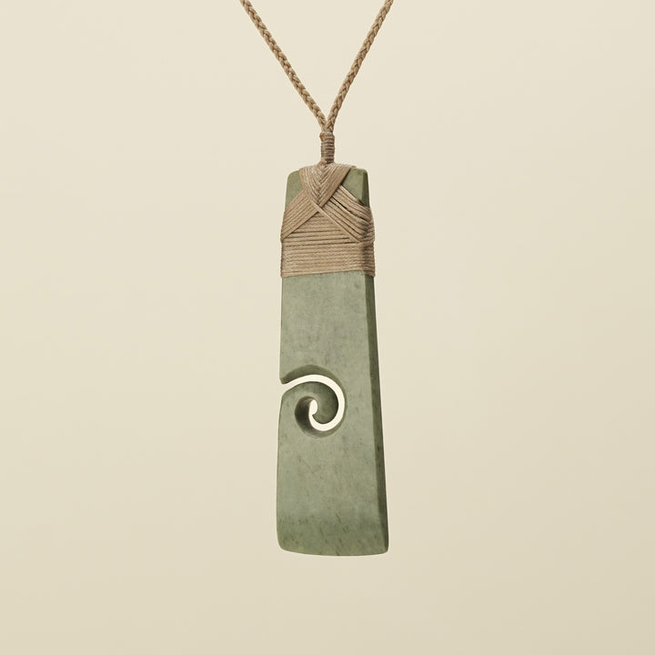 Toki Kōkopu Pounamu Matte XL Pendant, Tan Binding